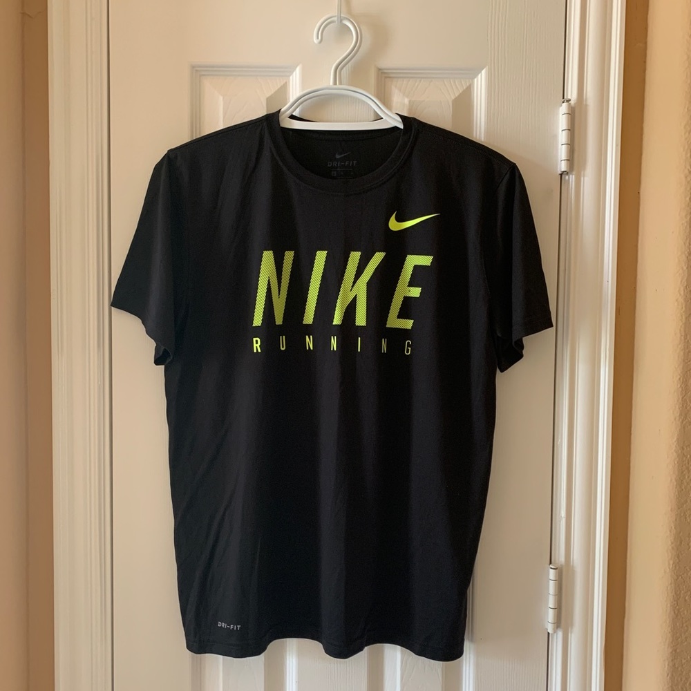 NWOT - Nike Men’s tshirt size L